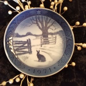 {Royal Copenhagen 1971 Christmas Plate}